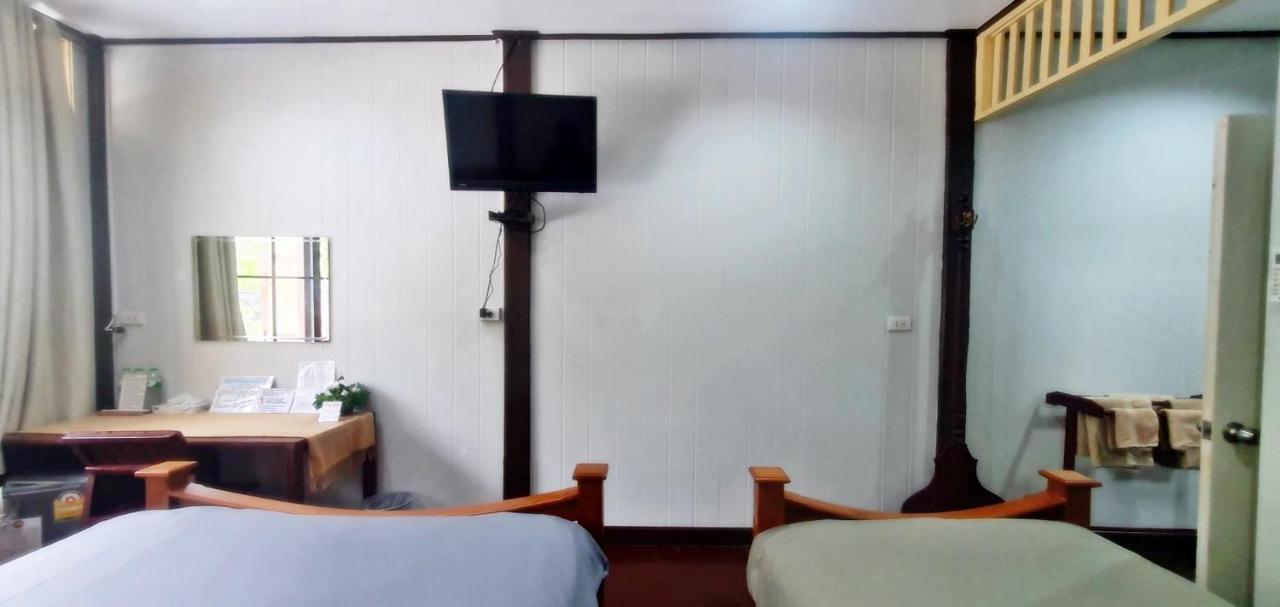 Ob Arun House Bed and Breakfast Bangkok Buitenkant foto