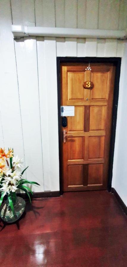 Ob Arun House Bed and Breakfast Bangkok Buitenkant foto