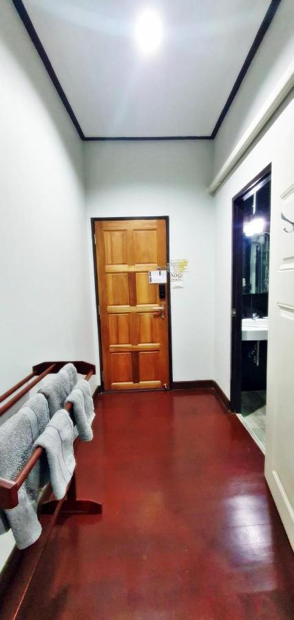 Ob Arun House Bed and Breakfast Bangkok Buitenkant foto