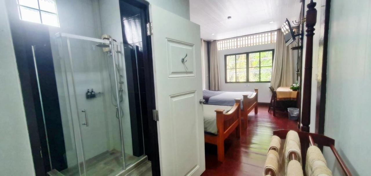 Ob Arun House Bed and Breakfast Bangkok Buitenkant foto
