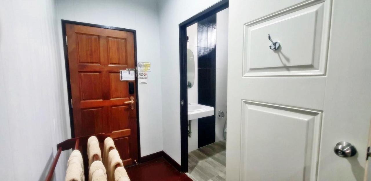 Ob Arun House Bed and Breakfast Bangkok Buitenkant foto
