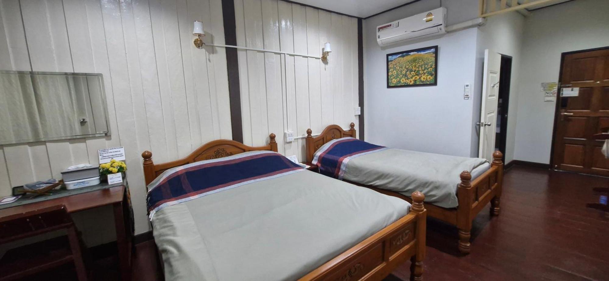Ob Arun House Bed and Breakfast Bangkok Buitenkant foto