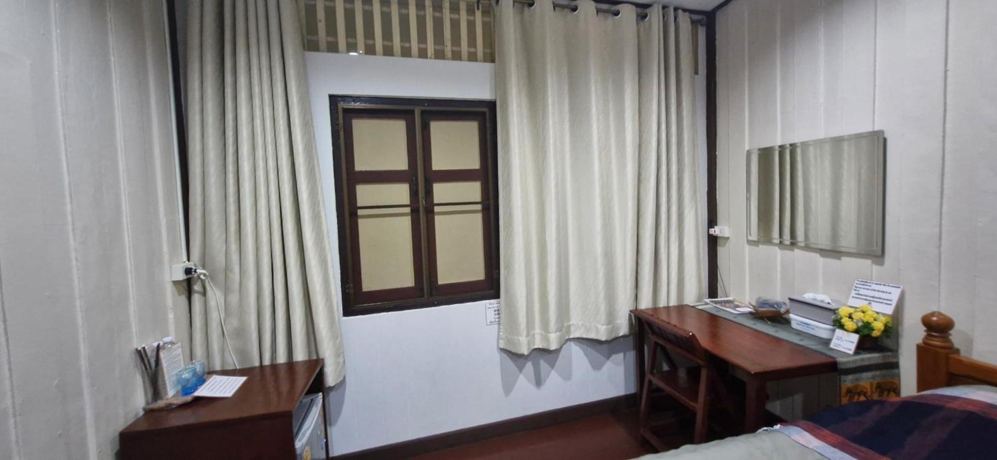 Ob Arun House Bed and Breakfast Bangkok Buitenkant foto