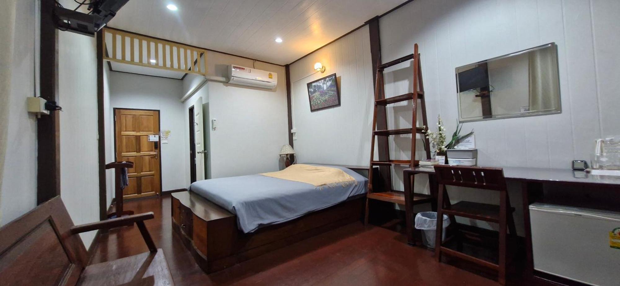 Ob Arun House Bed and Breakfast Bangkok Buitenkant foto