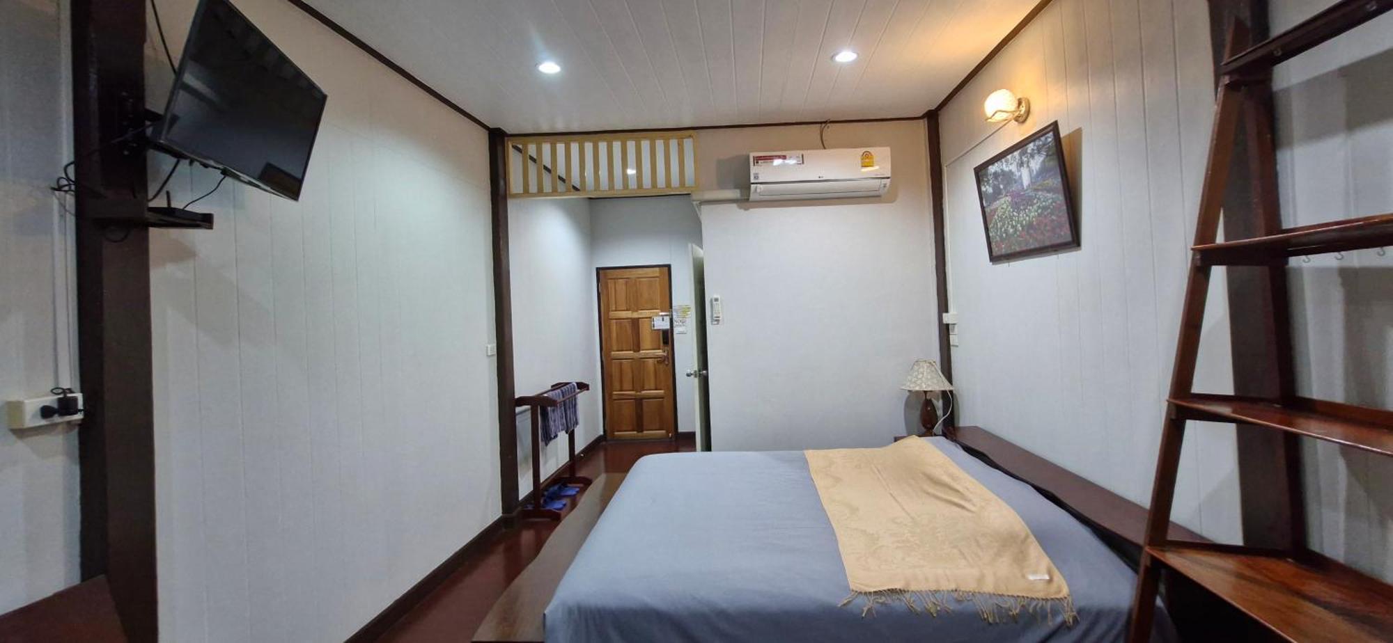 Ob Arun House Bed and Breakfast Bangkok Buitenkant foto