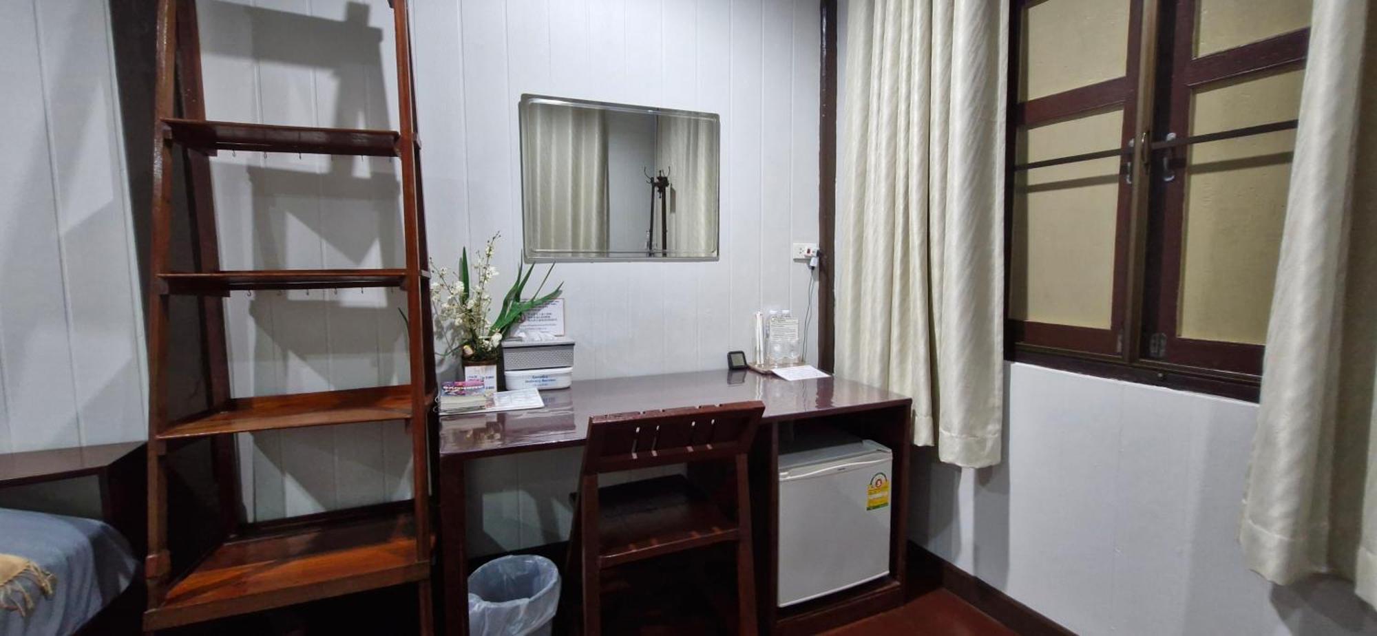 Ob Arun House Bed and Breakfast Bangkok Buitenkant foto