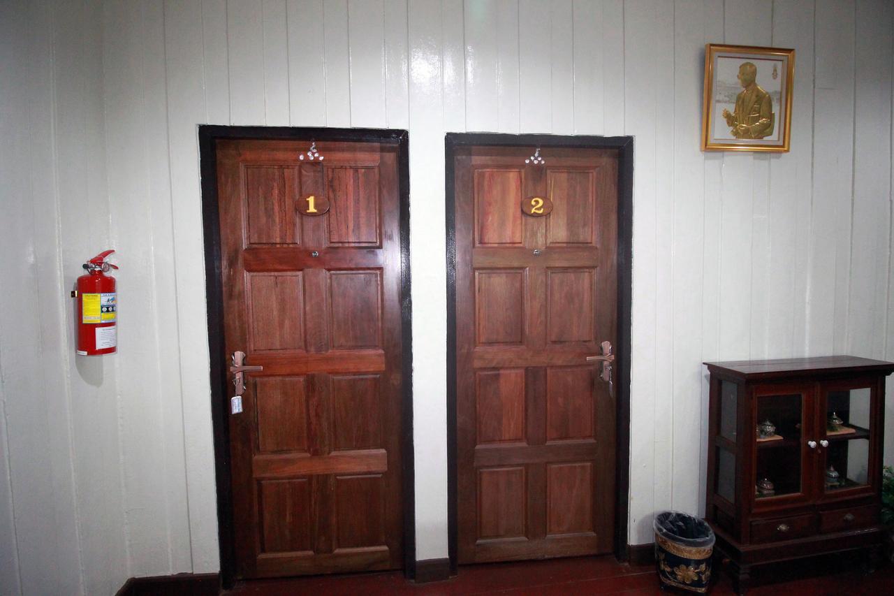 Ob Arun House Bed and Breakfast Bangkok Buitenkant foto