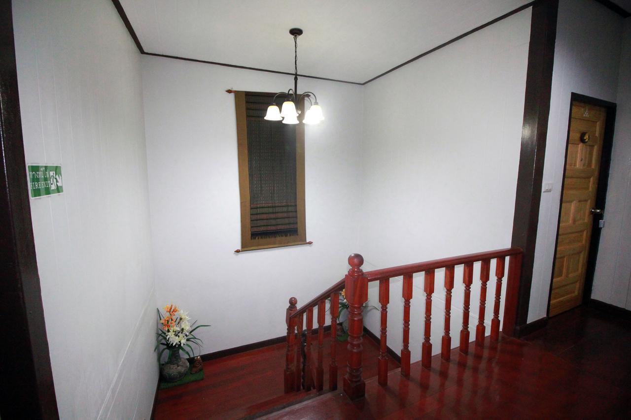 Ob Arun House Bed and Breakfast Bangkok Buitenkant foto