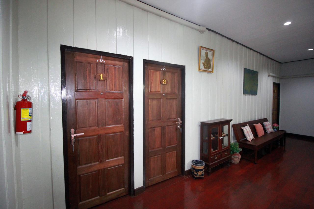 Ob Arun House Bed and Breakfast Bangkok Buitenkant foto