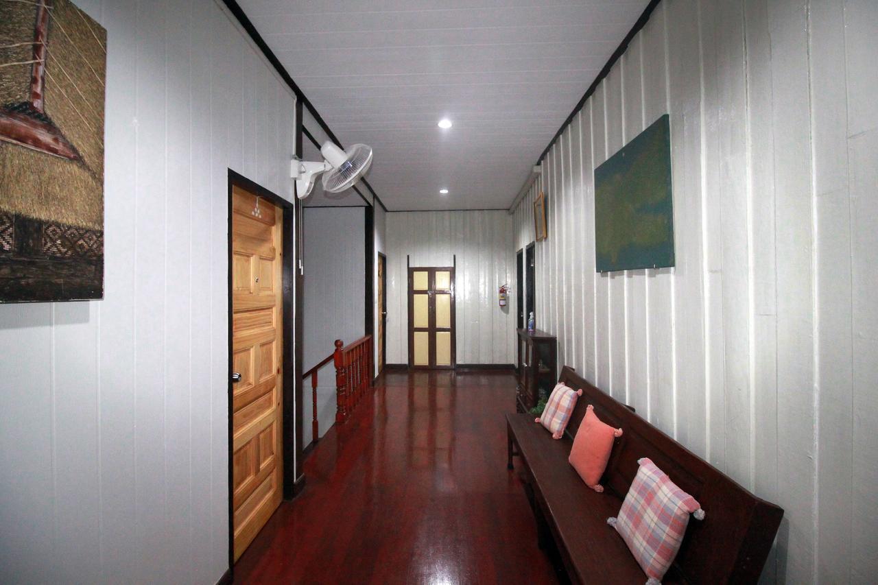 Ob Arun House Bed and Breakfast Bangkok Buitenkant foto